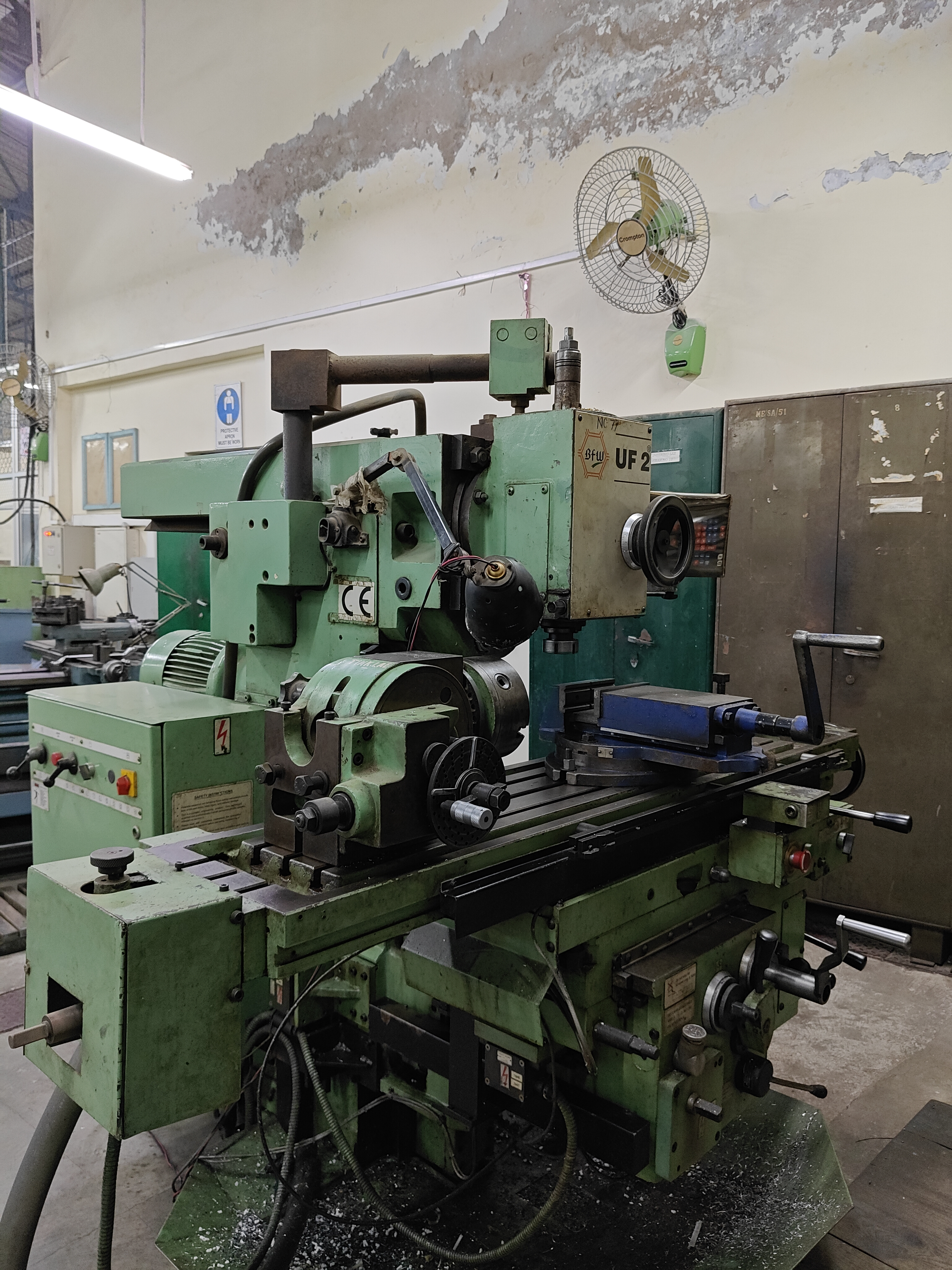 CNC Milling Machine (5-Axis)